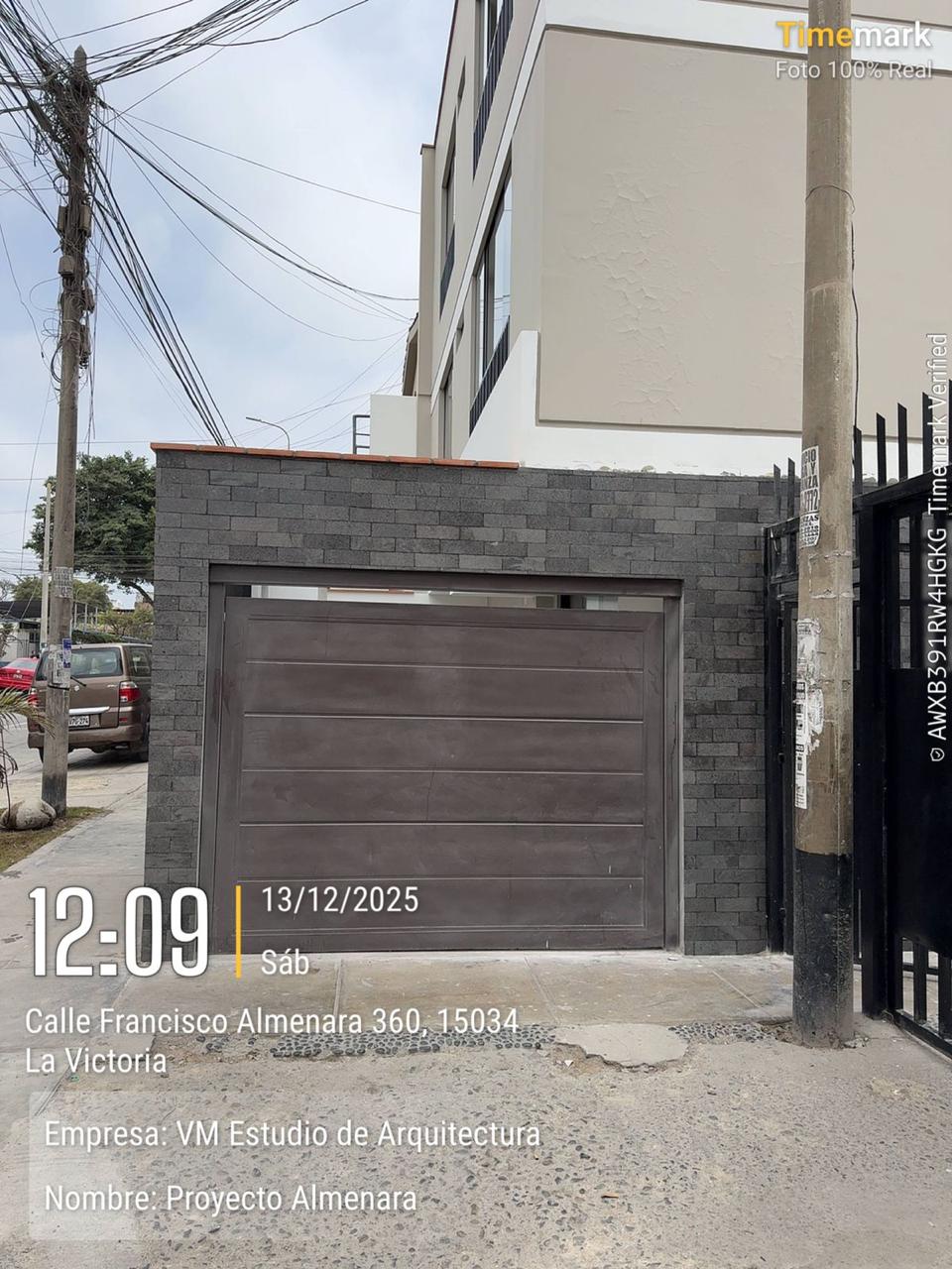Enchape ladrillo rococho Ébano instalado en fachada o muro, interior y exterior
