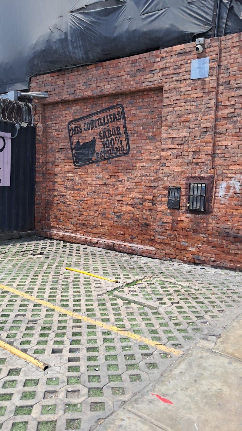 Enchape ladrillo rococho Antaño instalado en fachada o muro, interior y exterior